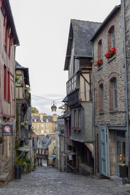 Les Remparts De Dinan . F3 Intramuros. Avec Wifi Eksteriør bilde
